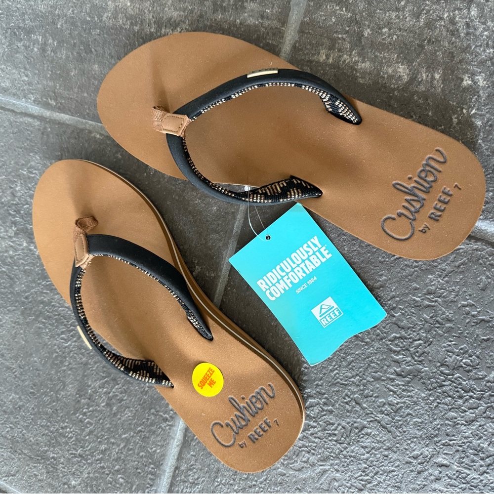 Reef Cushion Tan and Black Sandals